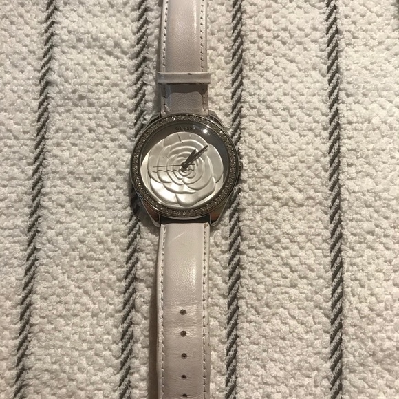 GUESS Leather Watch - Picture 4 of 5